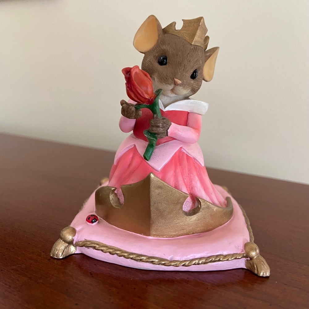 Charming Tails Princess Aurora Mouse Sculpture Figurine with Rose